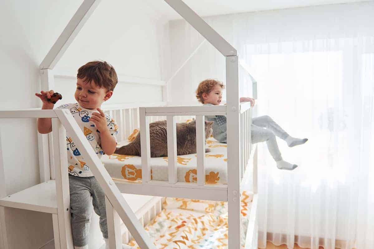 Łóżko czy kanapa – co sprawdzi się w sypialni dziecka? | BLOG BUDOWLANY