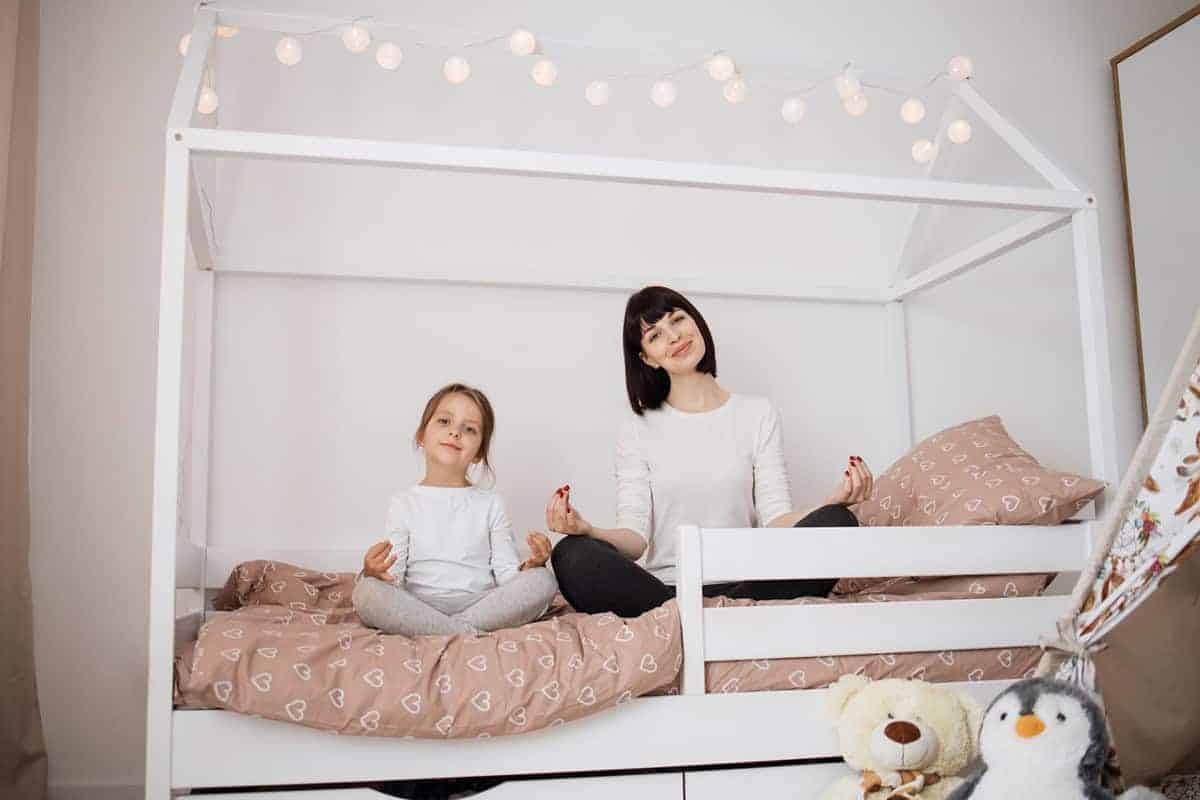 Łóżko czy kanapa – co sprawdzi się w sypialni dziecka? | BLOG BUDOWLANY