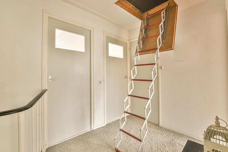 Schody strychowe: cena, rodzaje, montaż schodów na strych | BLOG BUDOWLANY