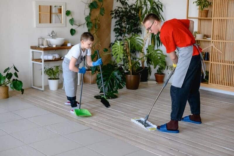 Czysta podłoga bez wysiłku - porady jak myć podłogi w domu i firmie | BLOG BUDOWLANY Czysta podłoga bez wysiłku - porady jak myć podłogi w domu i firmie | BLOG BUDOWLANY