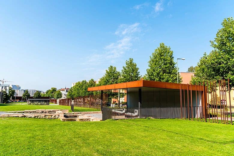 Stal kortenowska: parametry, cena, montaż cortenu [krok po kroku] | BLOG BUDOWLANY