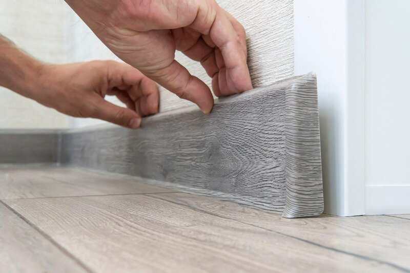 Czym się kierować przy wyborze listew przypodłogowych? Cena, materiał czy design? | BLOG BUDOWLANY Czym się kierować przy wyborze listew przypodłogowych? Cena, materiał czy design? | BLOG BUDOWLANY